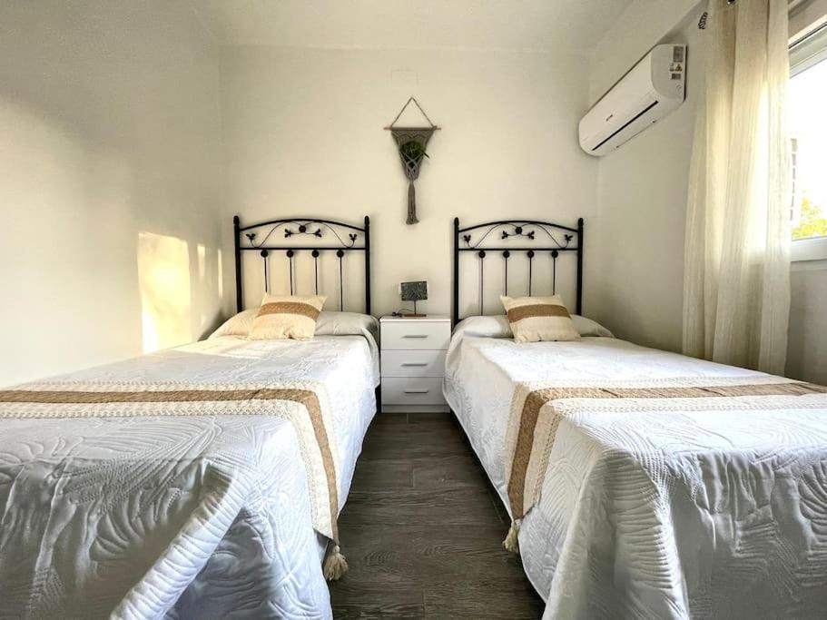 Apartamentos Rincon Andaluz 3 กอร์โดบา ภายนอก รูปภาพ